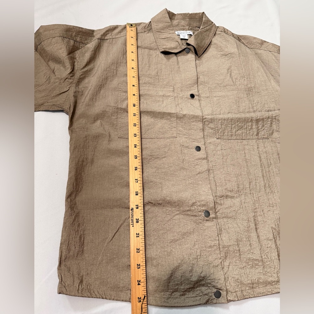 NWOT Athleta Khaki Nylon Windbreaker button up shirt XS Snap Closure Lightweight - Picture 9 of 9